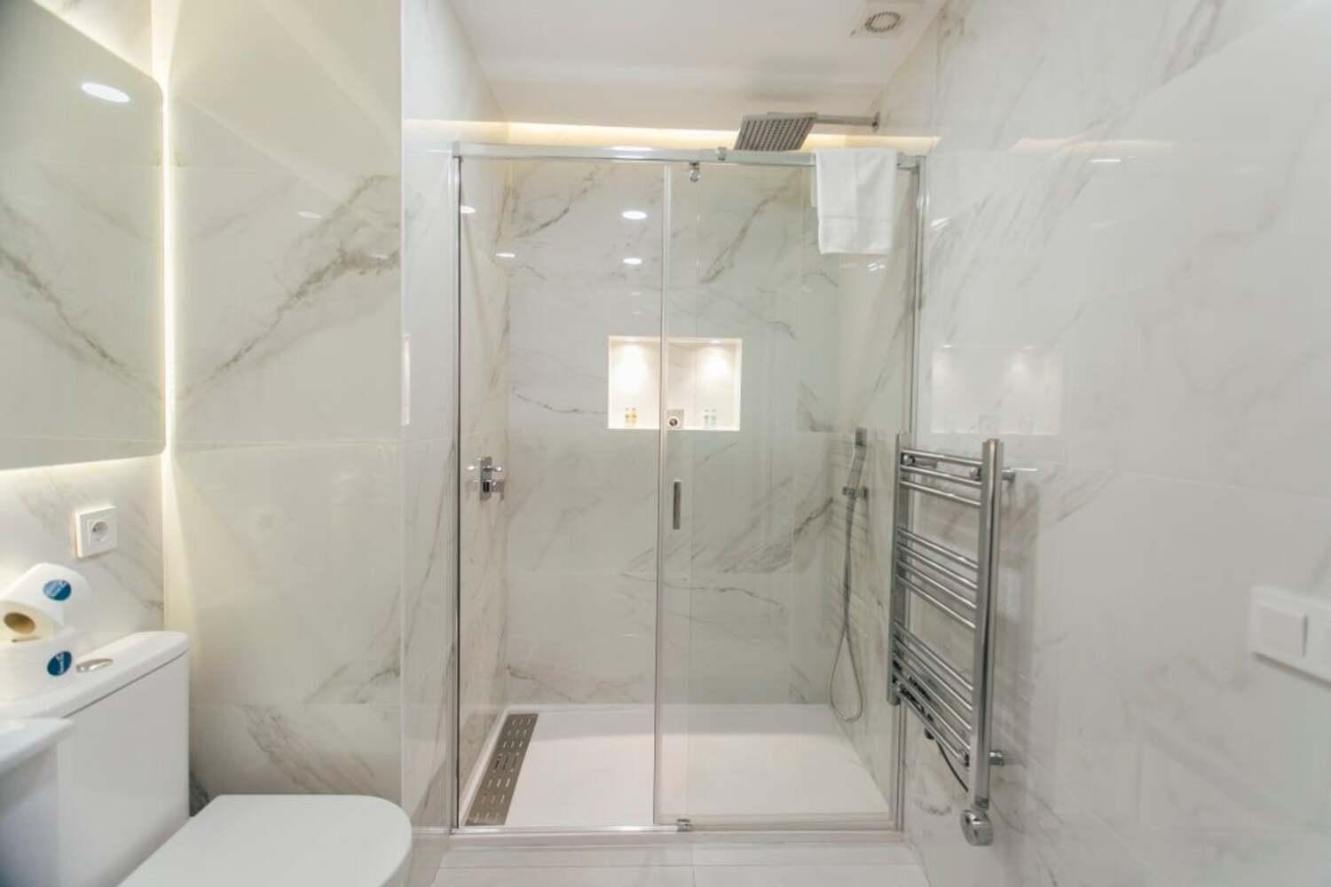 Apartment Modern And Luxurious -3 Bdr 2bth- Pastor Y Landero