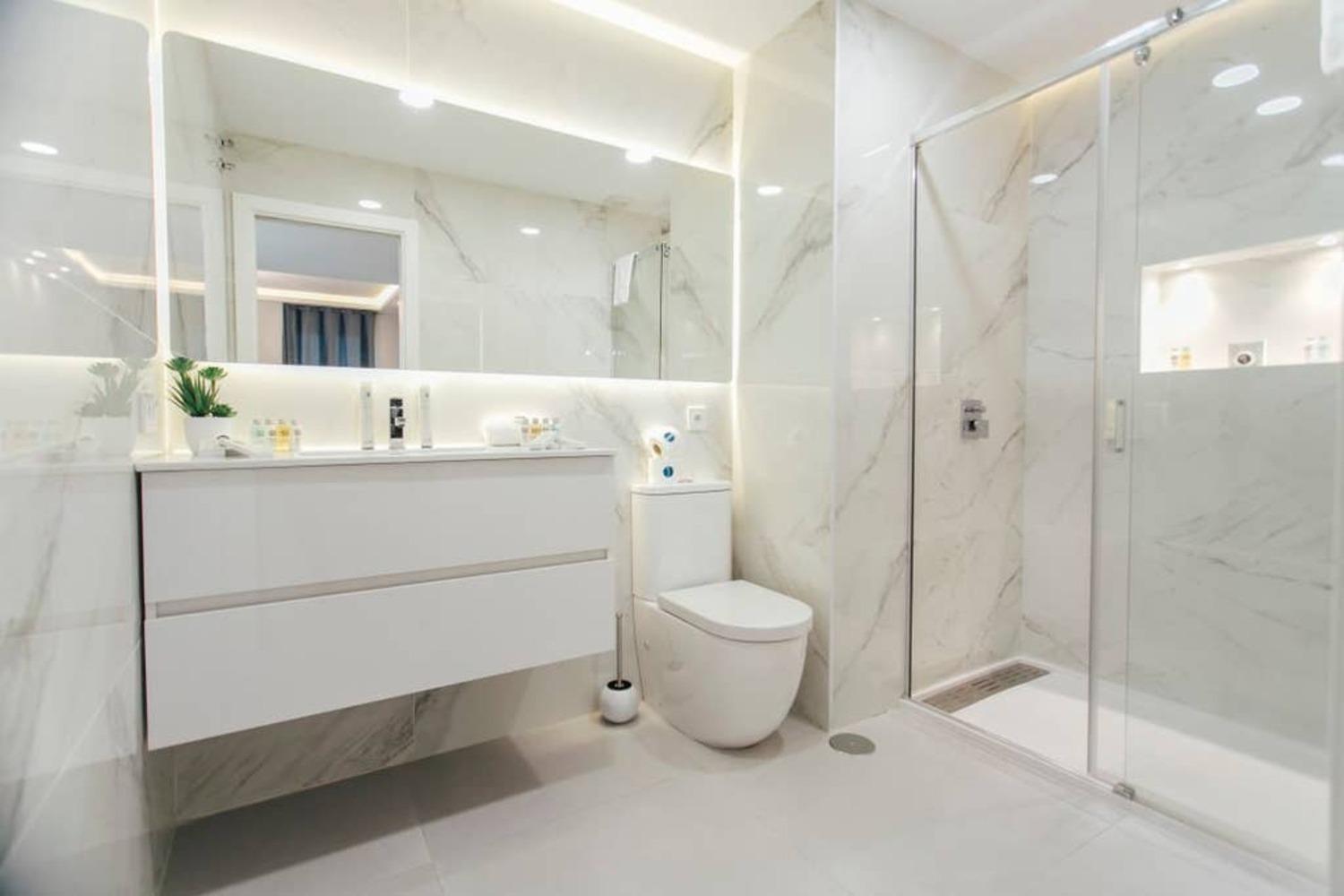 Modern And Luxurious -3 Bdr 2bth- Pastor Y Landero