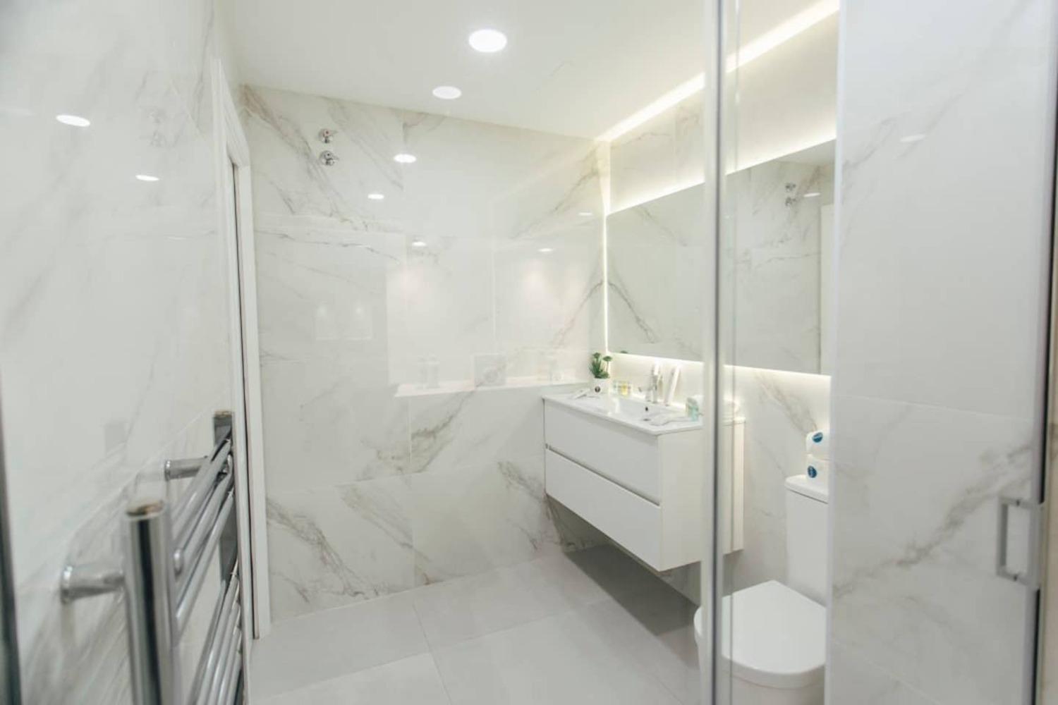 Modern And Luxurious -3 Bdr 2bth- Pastor Y Landero *