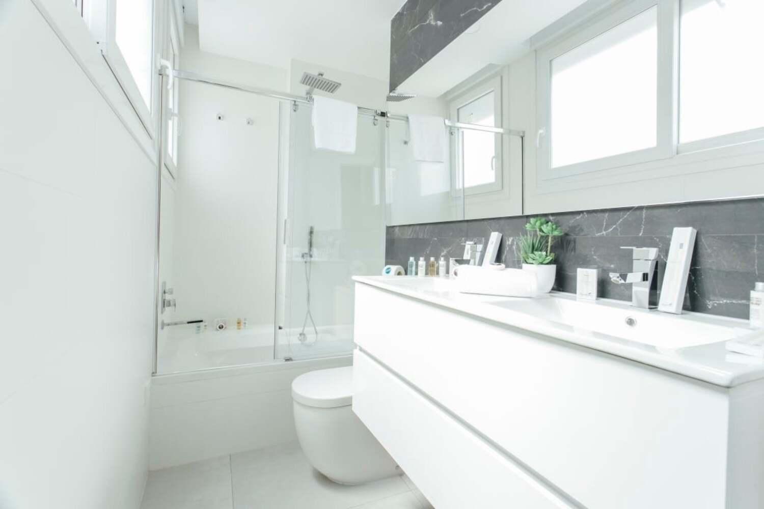 Modern And Luxurious -3 Bdr 2bth- Pastor Y Landero
